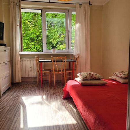 Sunny And Lovely Apartment. Near Chopin Airport! Warschau Buitenkant foto