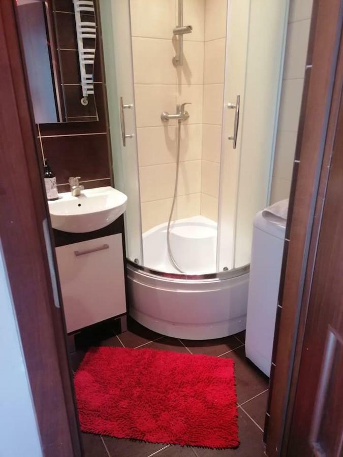 Sunny And Lovely Apartment. Near Chopin Airport! Warschau Buitenkant foto